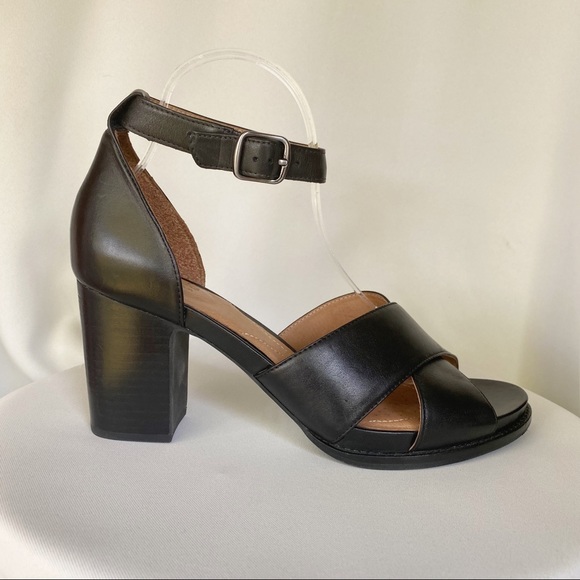 clarks high heel sandals